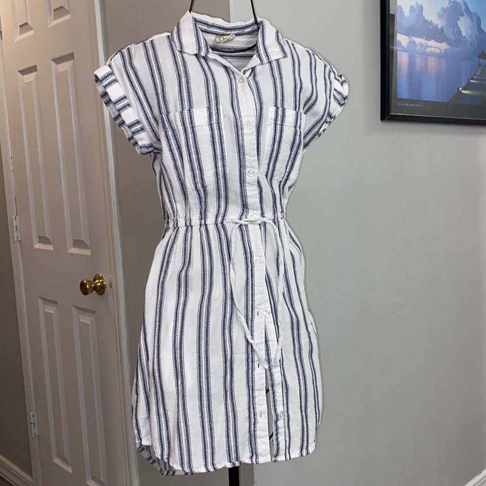 CUTE BUTTON UP DRESS